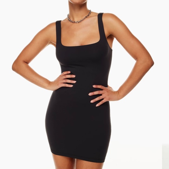 Aritzia Dresses & Skirts - Aritzia Babaton Contour Squareneck Mini Dress